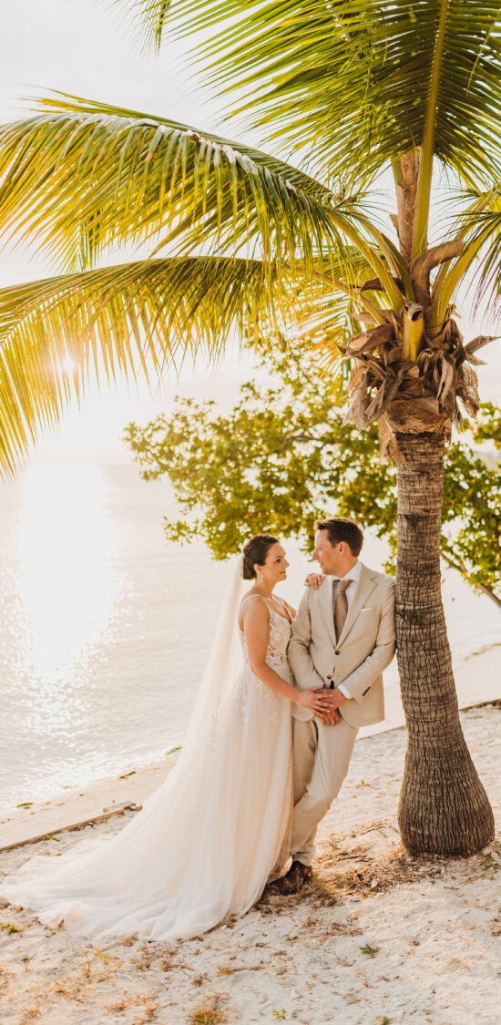 IDOPETITEWEDDINGS - Stylish Intimate Aruba Wedding