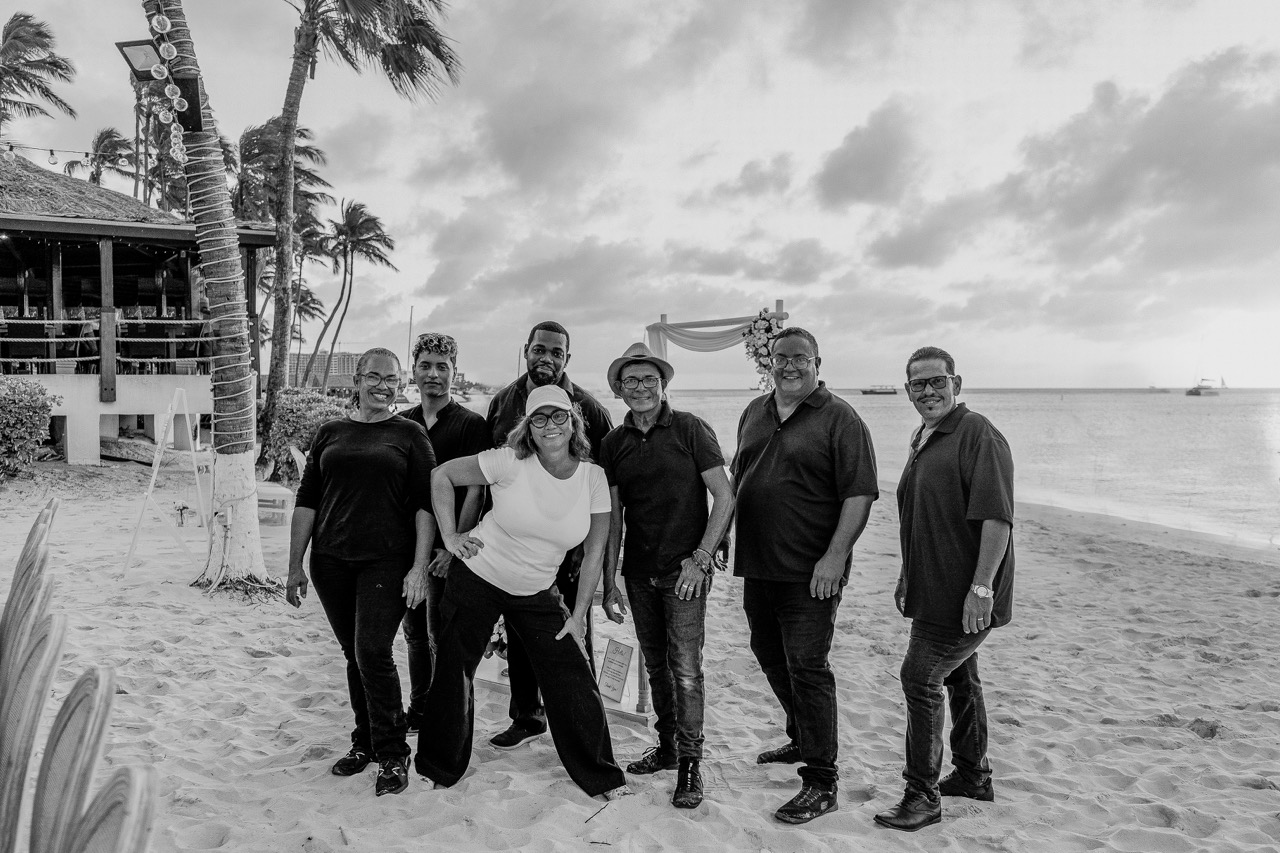 IDOPETITEWEDDINGS-Team Large